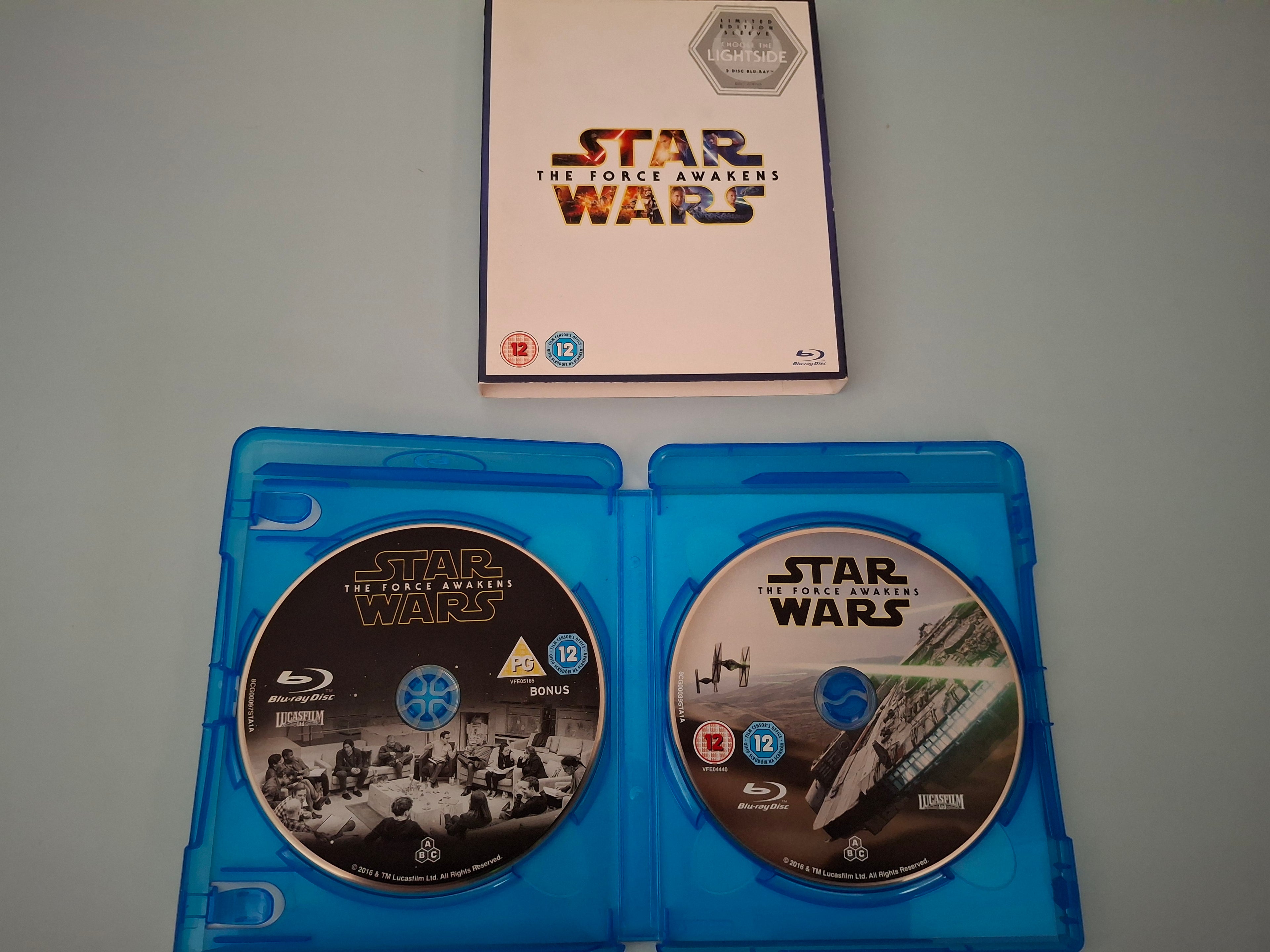 Star Wars: The Force Awakens 2-Disc Blu-ray with Limited Edition Light Side Slipcover (UK Release)