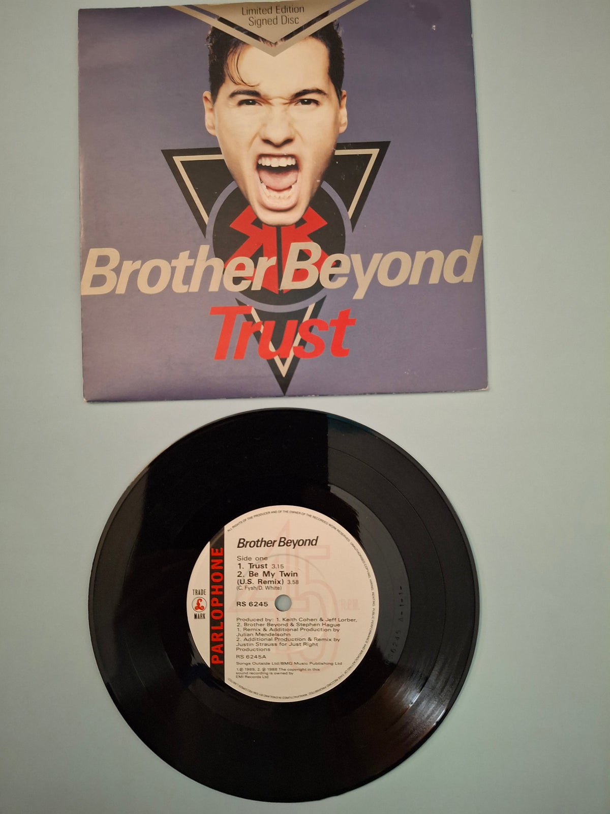 Brother Beyond – Trust (Original 1989/1990 UK Limited Edition Signed Disc 7" Vinyl Single) | Parlophone RS 6245