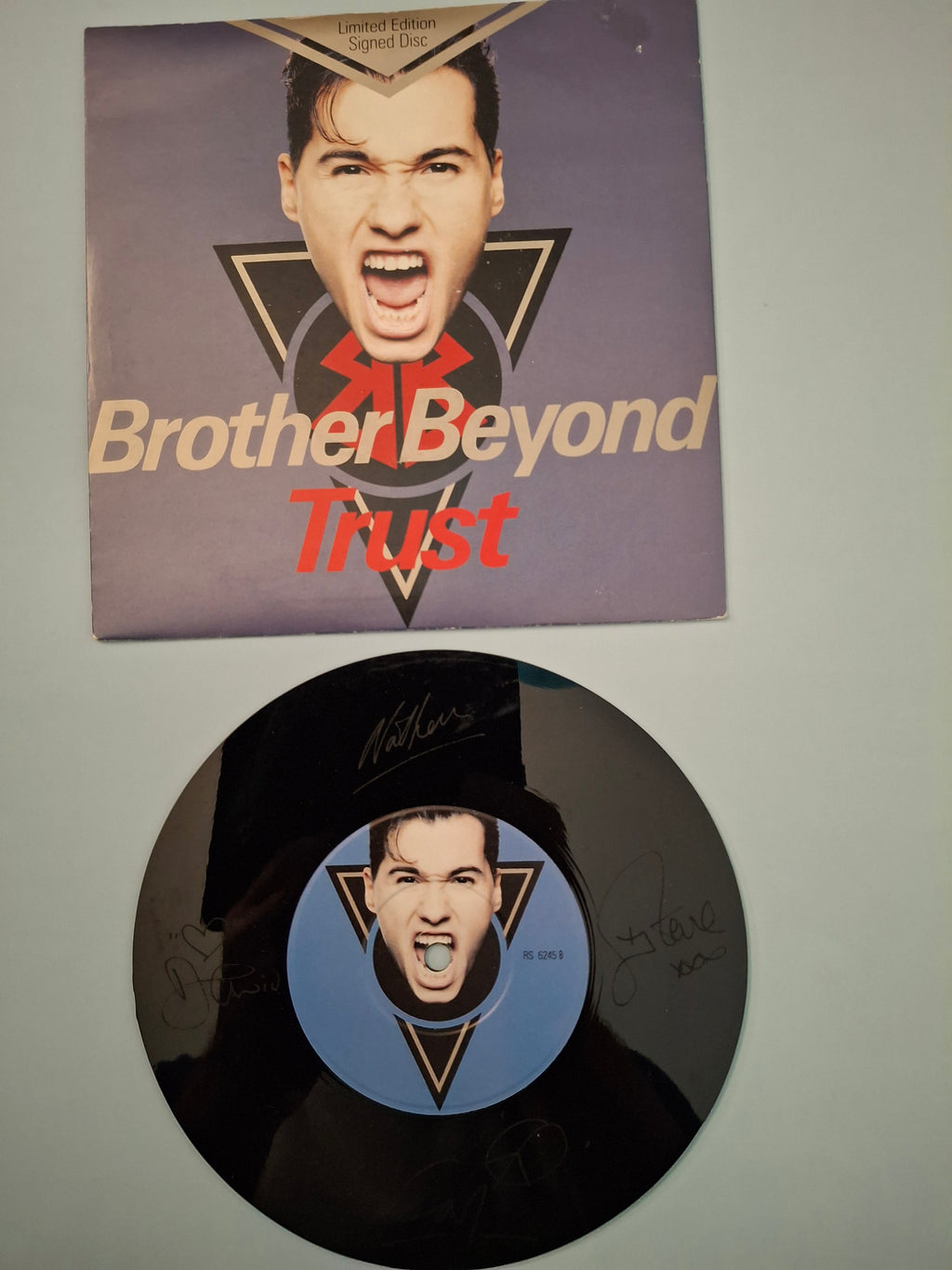 Brother Beyond – Trust (Original 1989/1990 UK Limited Edition Signed Disc 7" Vinyl Single) | Parlophone RS 6245