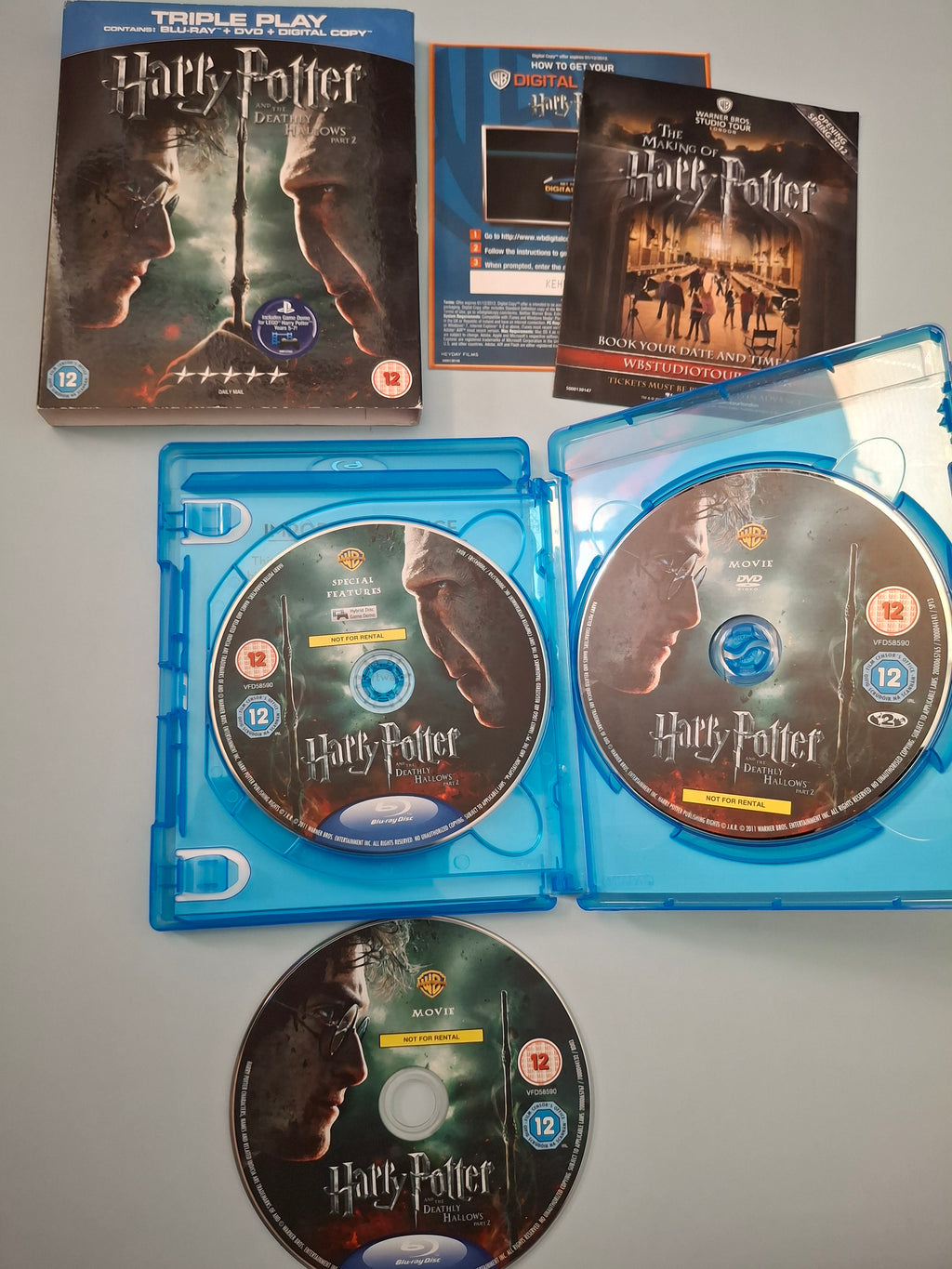 Harry Potter and the Deathly Hallows: Part 2 (2011 UK 3-Disc Triple Play Blu-ray + DVD Pre-Owned)