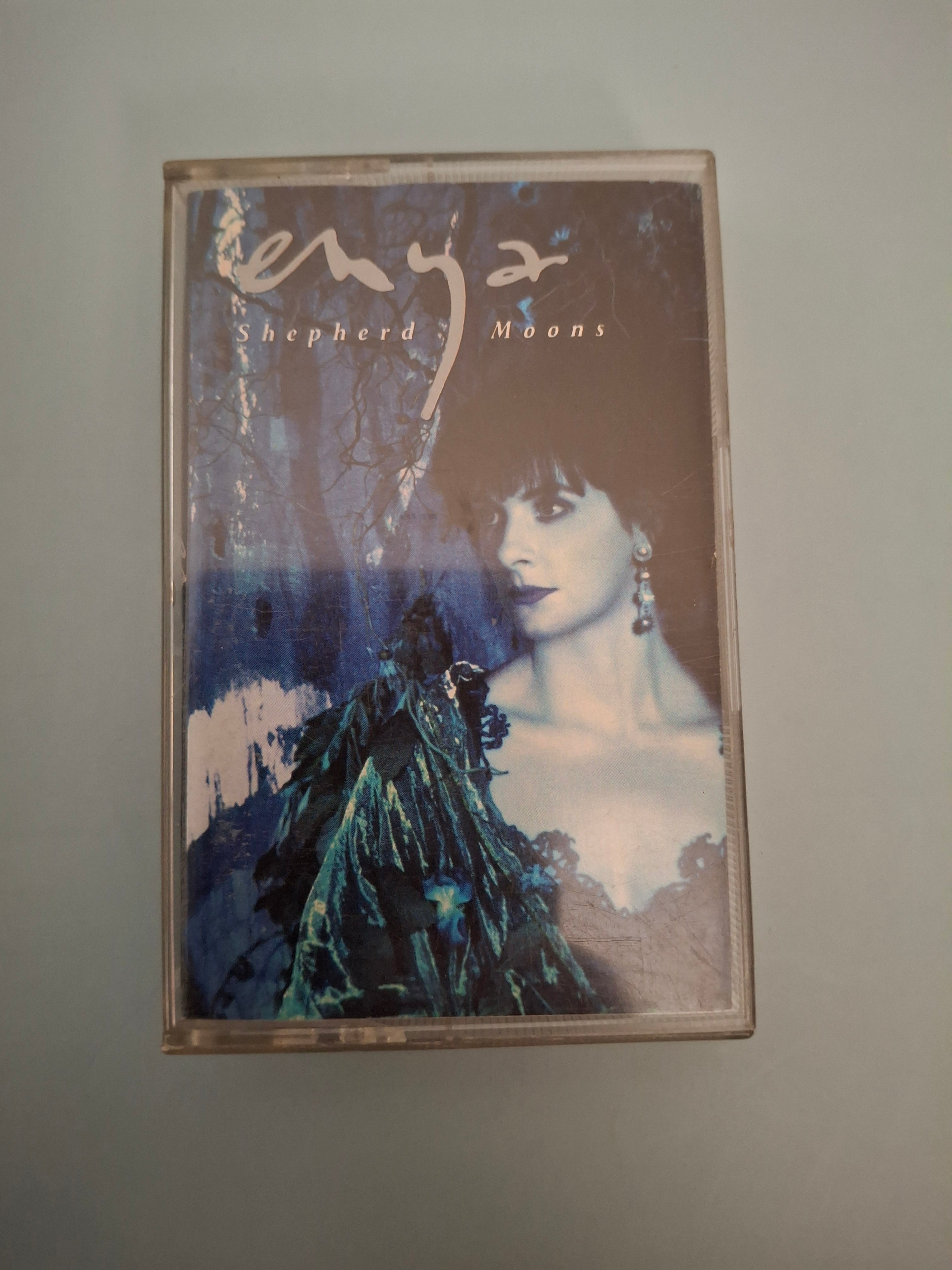 Enya - Shepherd Moons Original 1991 UK/Europe Cassette Tape (WEA 9031-75572-4)