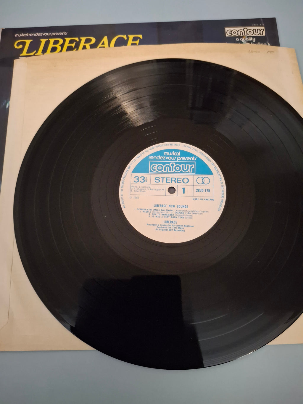 Liberace - New Sounds Vintage 12" Vinyl LP (UK Pressing, Contour 2870 175)
