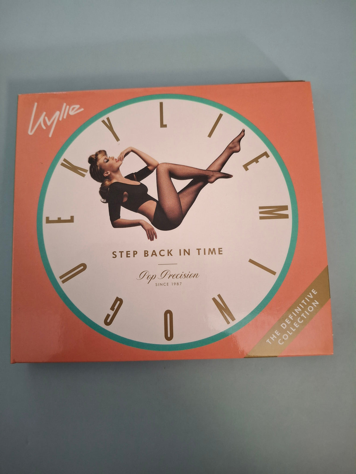 Kylie Minogue - Step Back In Time: The Definitive Collection - Deluxe 3-Panel Digipak 2xCD Edition (BMG/Parlophone, 2019)