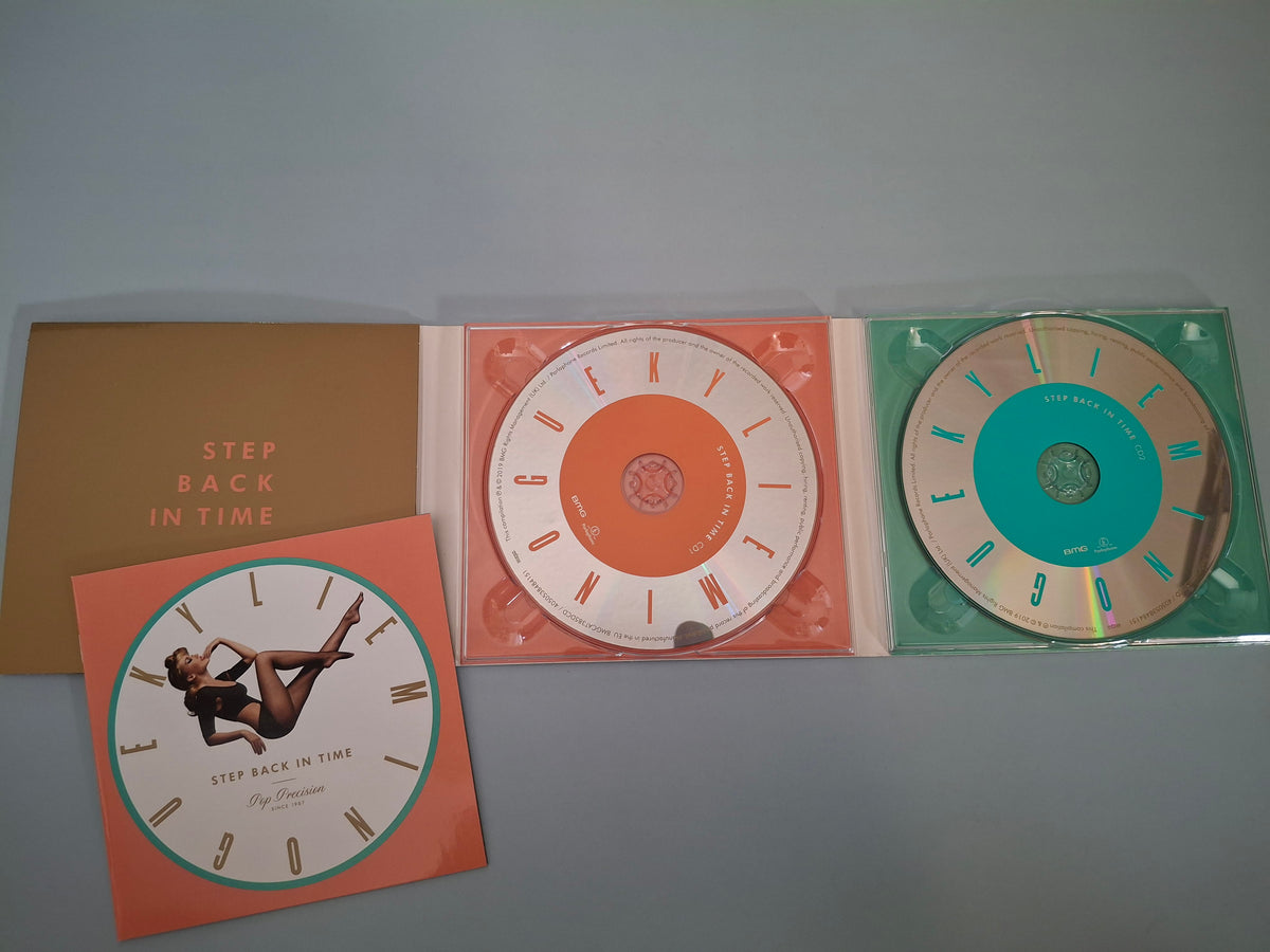 Kylie Minogue - Step Back In Time: The Definitive Collection - Deluxe 3-Panel Digipak 2xCD Edition (BMG/Parlophone, 2019)