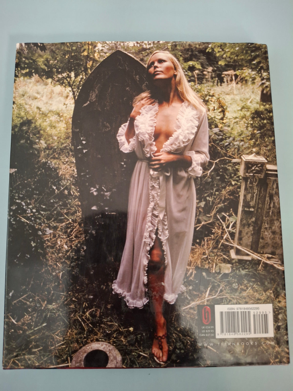 Marcus Hearn - Hammer Glamour: Classic Images From The Archive Of Hammer Films - Hardback First Edition Horror History Guide (Titan Books, 2009)