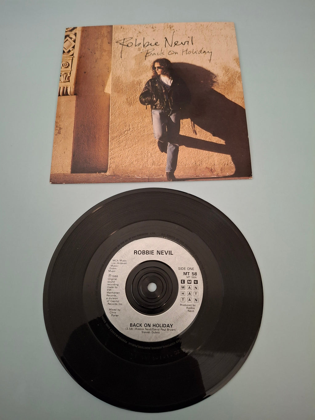 Robbie Nevil - Back On Holiday - Original UK First Pressing 7" Vinyl Single (EMI Manhattan, 1988)