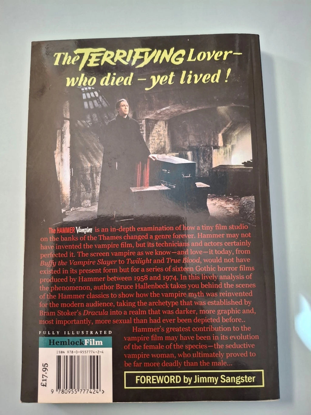 The Hammer Vampire (British Cult Cinema) - Bruce G. Hallenbeck (Hemlock Books First Edition Paperback)