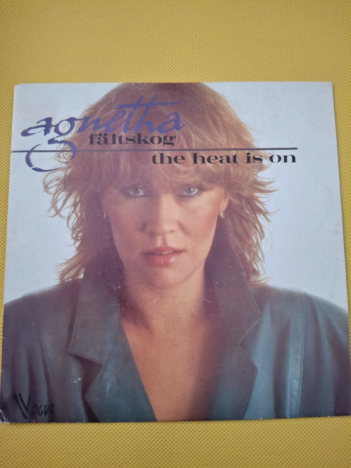 Agnetha Fältskog (ABBA) – The Heat Is On / Man | 7" Vinyl Single (1983 France Pressing, Disques Vogue)